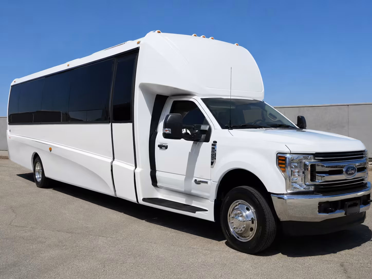 pharr minibus rentals for youth group and mission trips